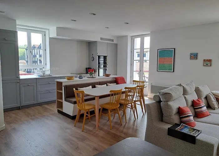 Superbe T3 Au Centre .parking Apartamento Hendaye